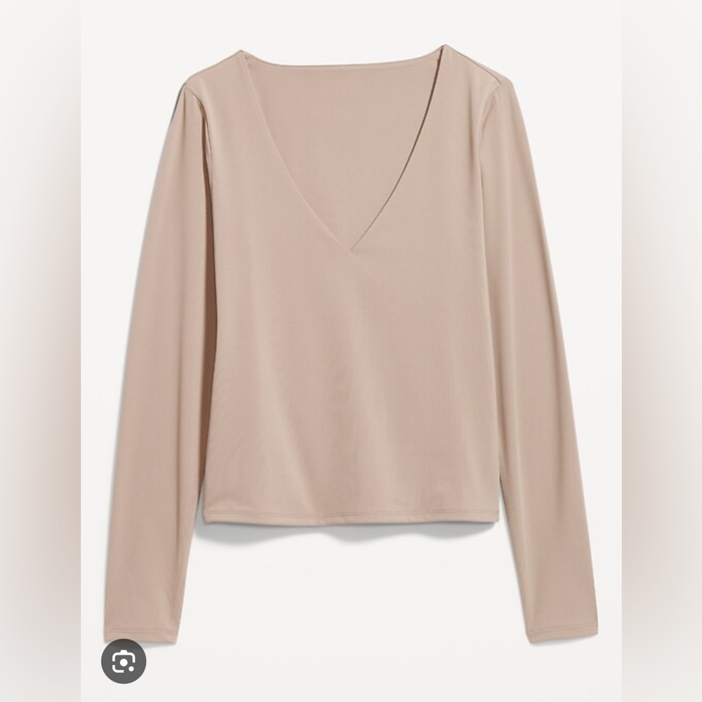 Old Navy | M Tall | Double Layer Sculpting Crop V-Neck Mollusk Nude Tan